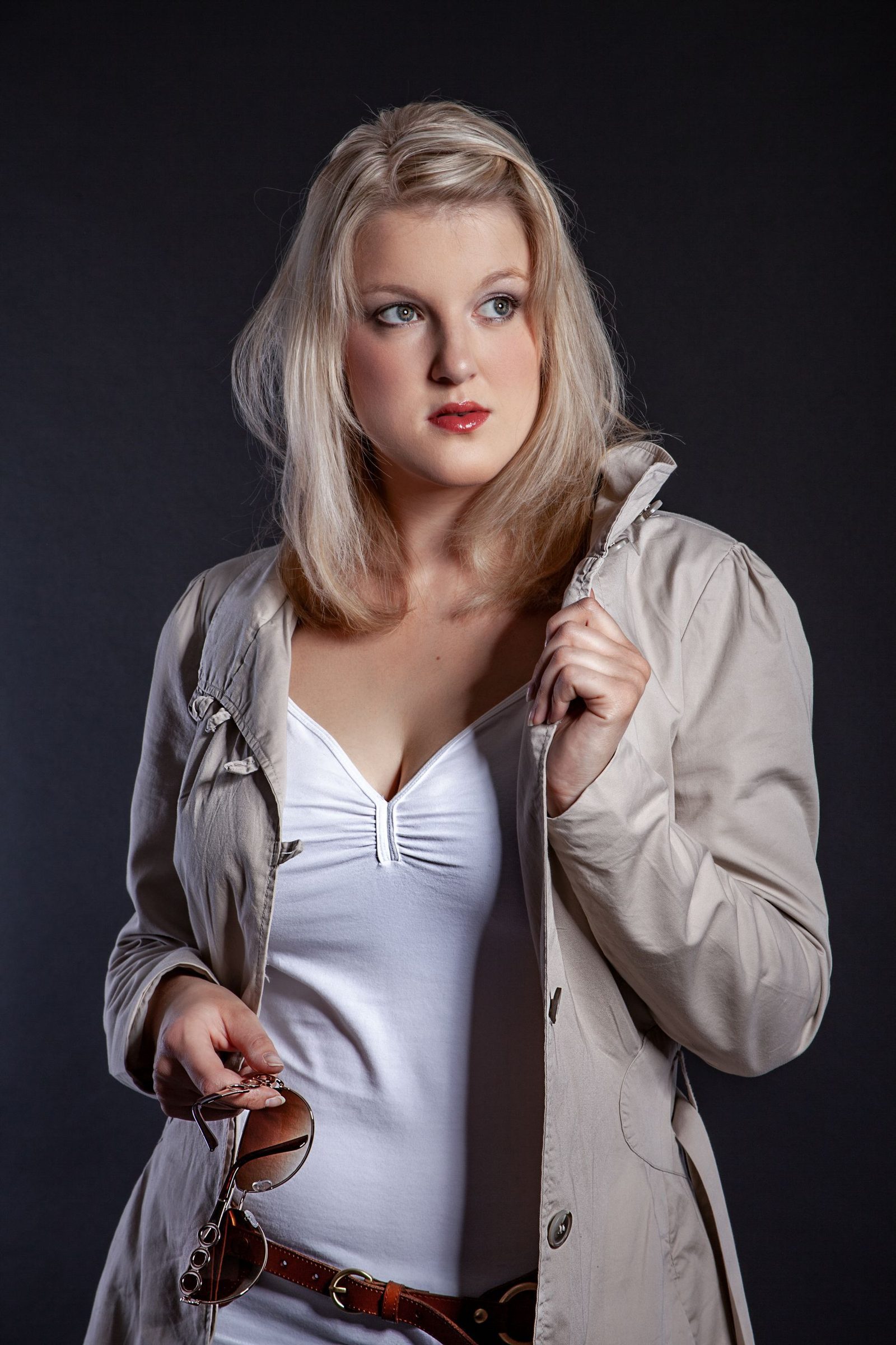 Selbstbewusstes Portrait einer jungen Creatorin